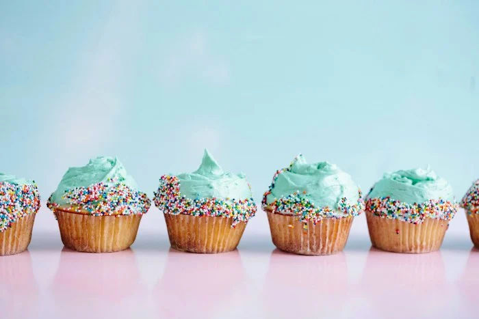 Cupcakes con chispas de colores